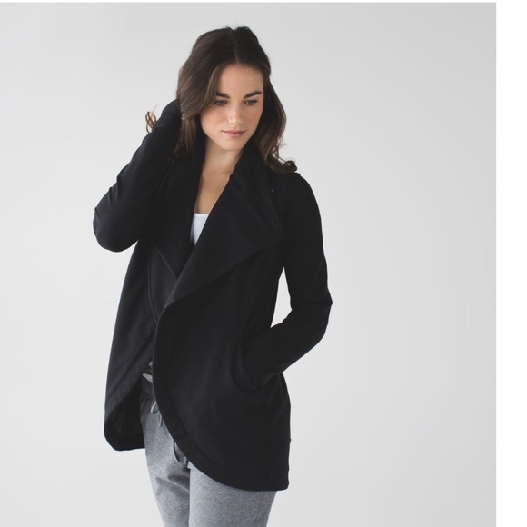 Lululemon That's a Wrap Jacket Asymmetrical Black Cozy Athleisure Layering - Picture 1 of 6